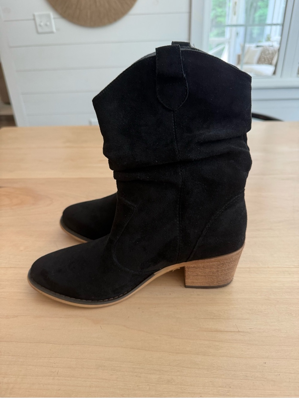 Slouchy cowboy boots